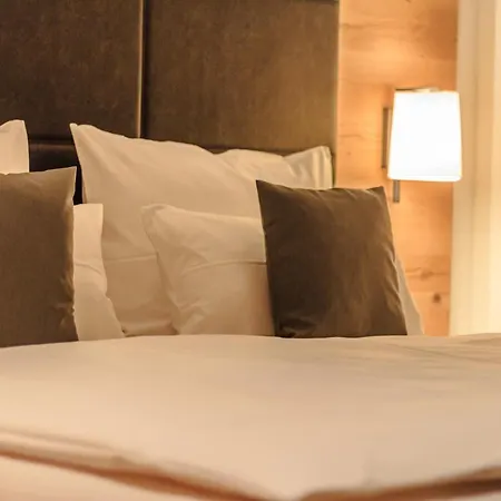 Wirthshof & فندق 4*