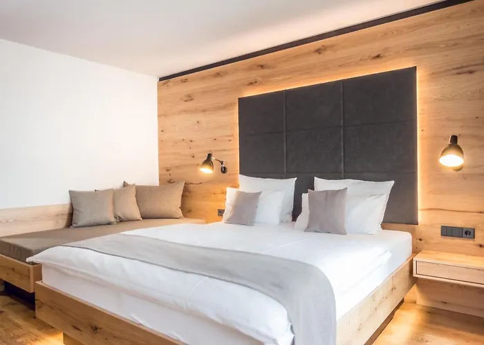 Hotel Wirthshof & 4*